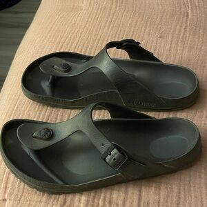 Birkenstock Women's Dark Gray Gizeh EVA Sandals size 40